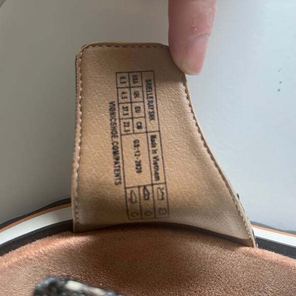 Vionic 'Brielle Ray' SZ 6.5 Snake Embossed Leather Comfort Sandal Black - Picture 4 of 7